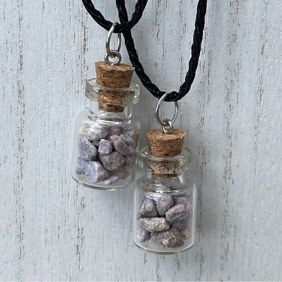 HANDāMINEDĀ LEPIDOLITEāCHIPāBOTTLEāCHARMāNECKLACE - Picture 8 of 16